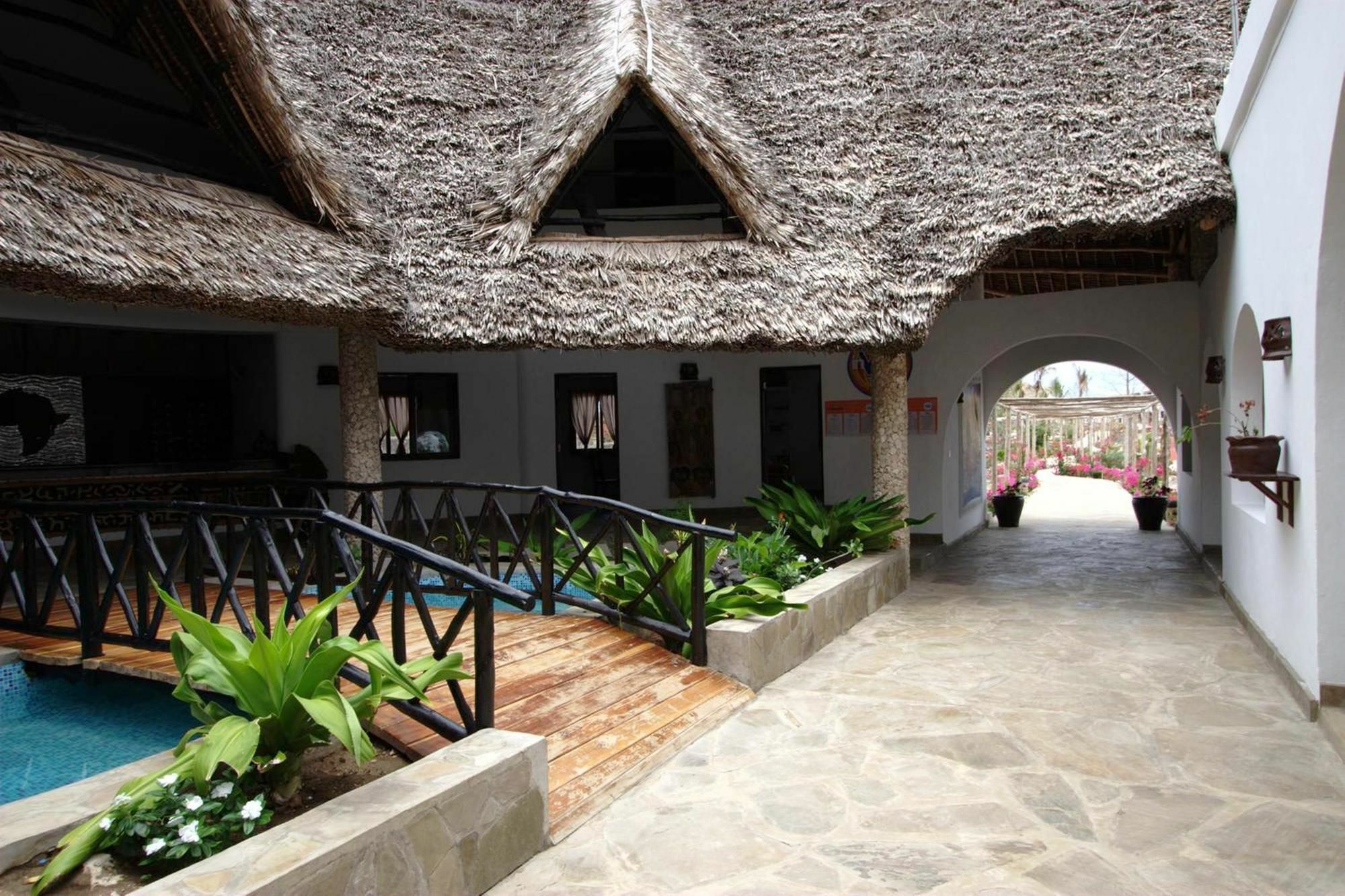 Jumbo Watamu Hotel Екстериор снимка